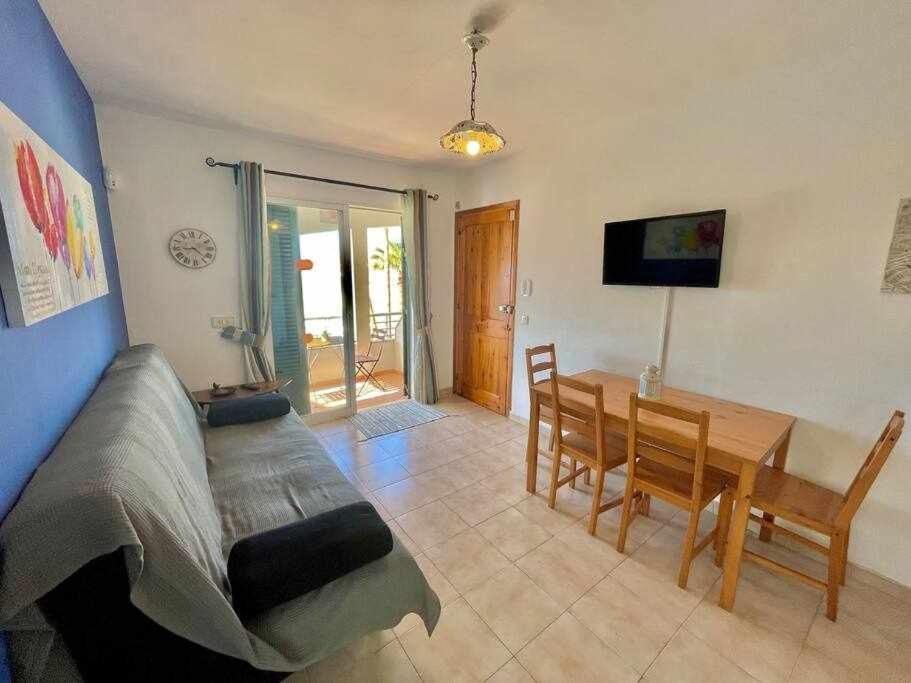Apartment Mitjaneta Con Piscina